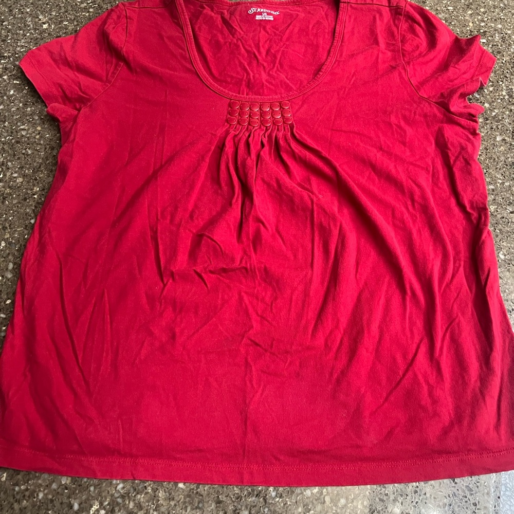St. John's Bay Vibrant Red Short Sleeve Top With Beading & Pleats Size L Cotton